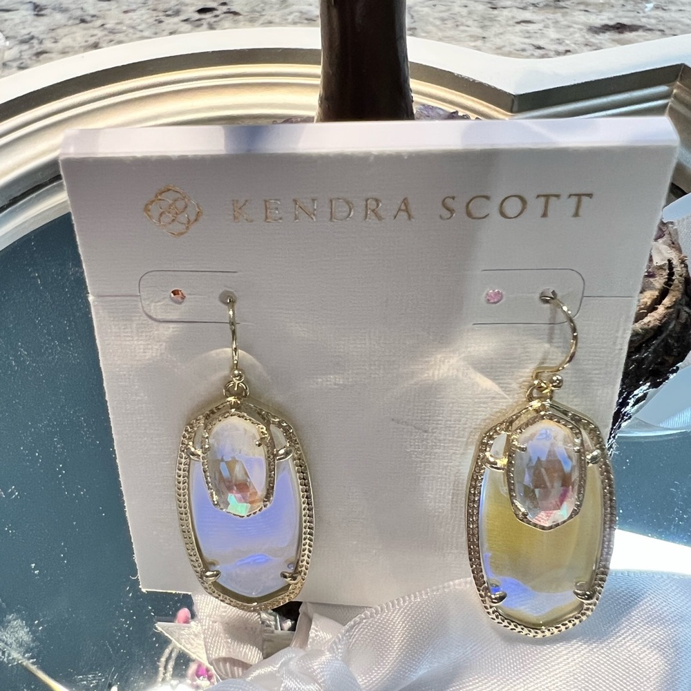 NWT Kendra Scott RARE Emmy Earrings Double Dichroic Yellow Gold GORGEOUS! - Picture 4 of 15